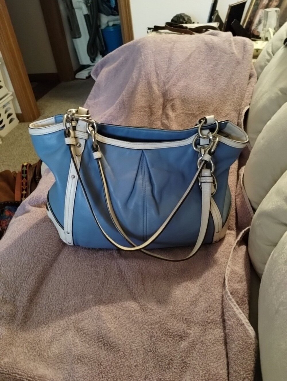 Coach Alexandria Leather Blue/ Cream Shoulder Bag F20812 Sz 10 By 15